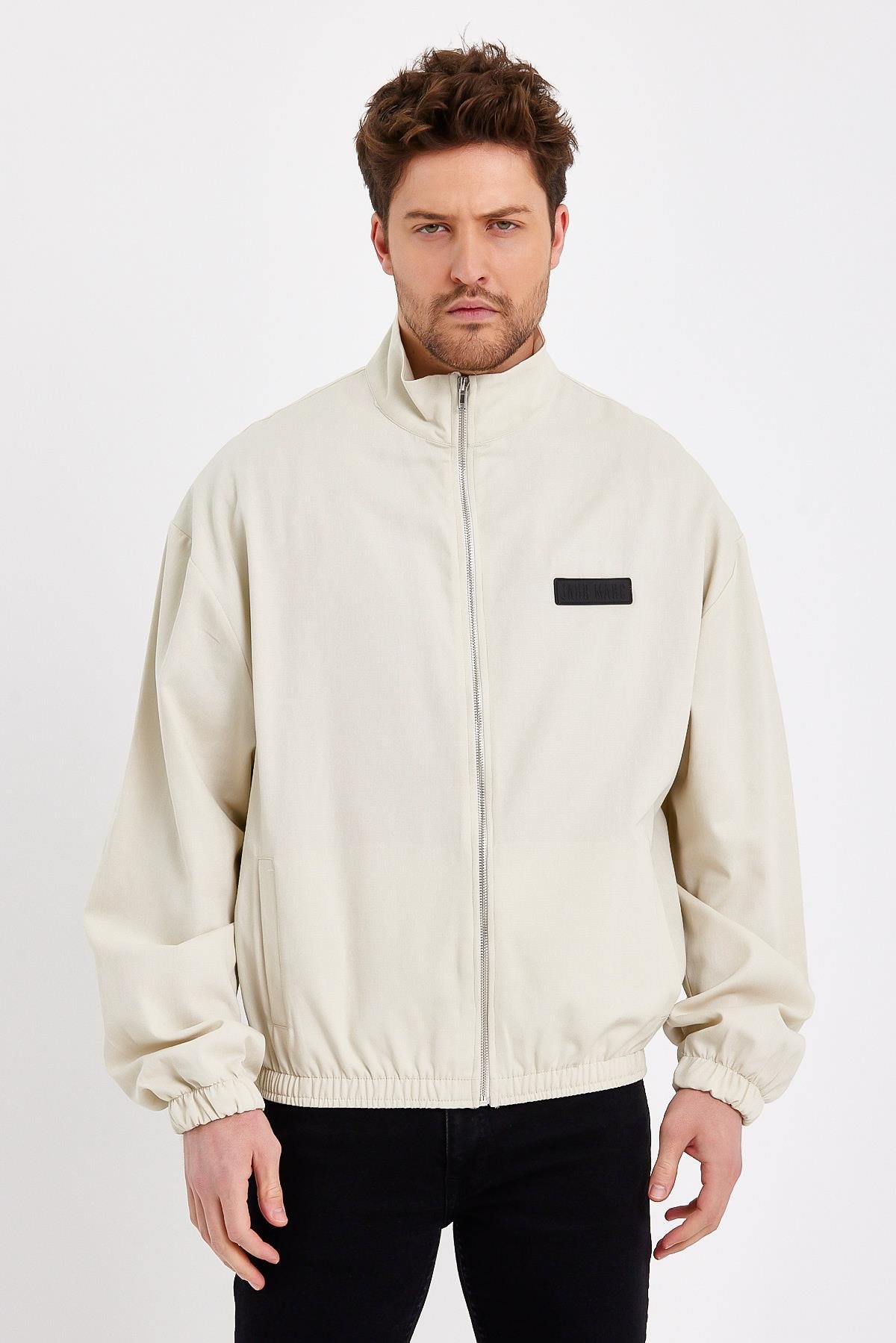 Dik Yaka Fermuarlı Erkek Krem Yağmurluk