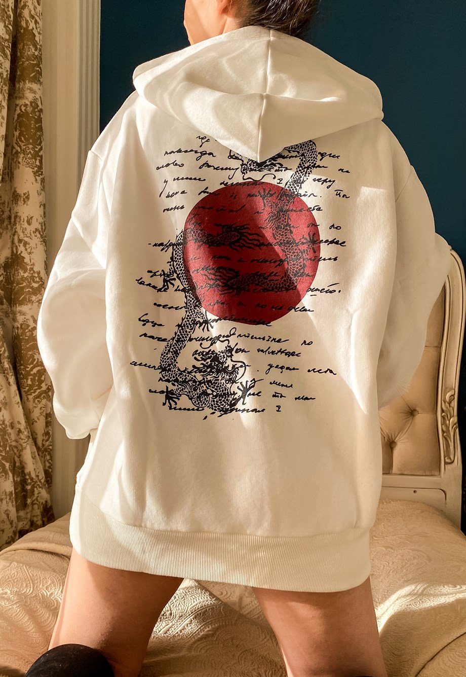 Dragon Baskılı Beyaz Oversize Kadın Sweatshirt