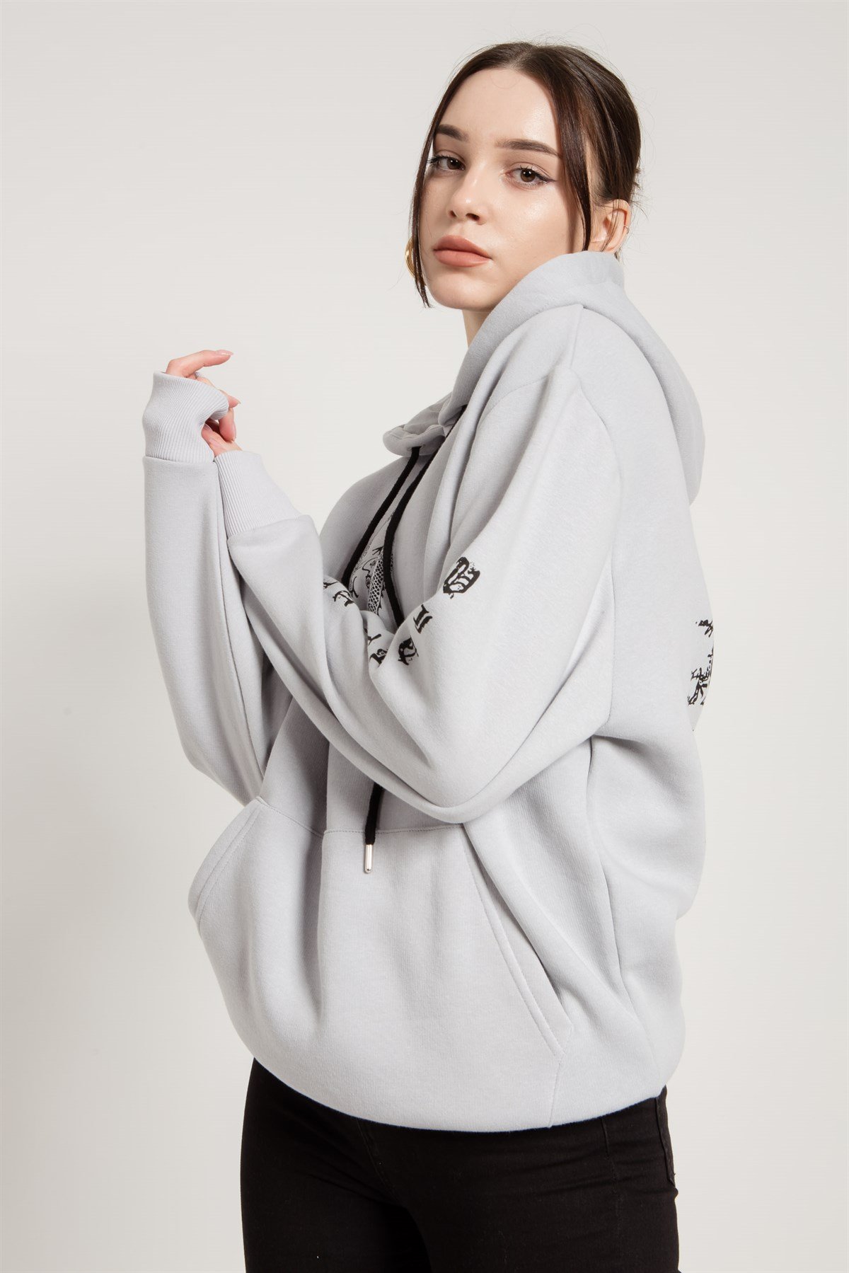 Oversized Sweatshirt in Grey with Dragon Print