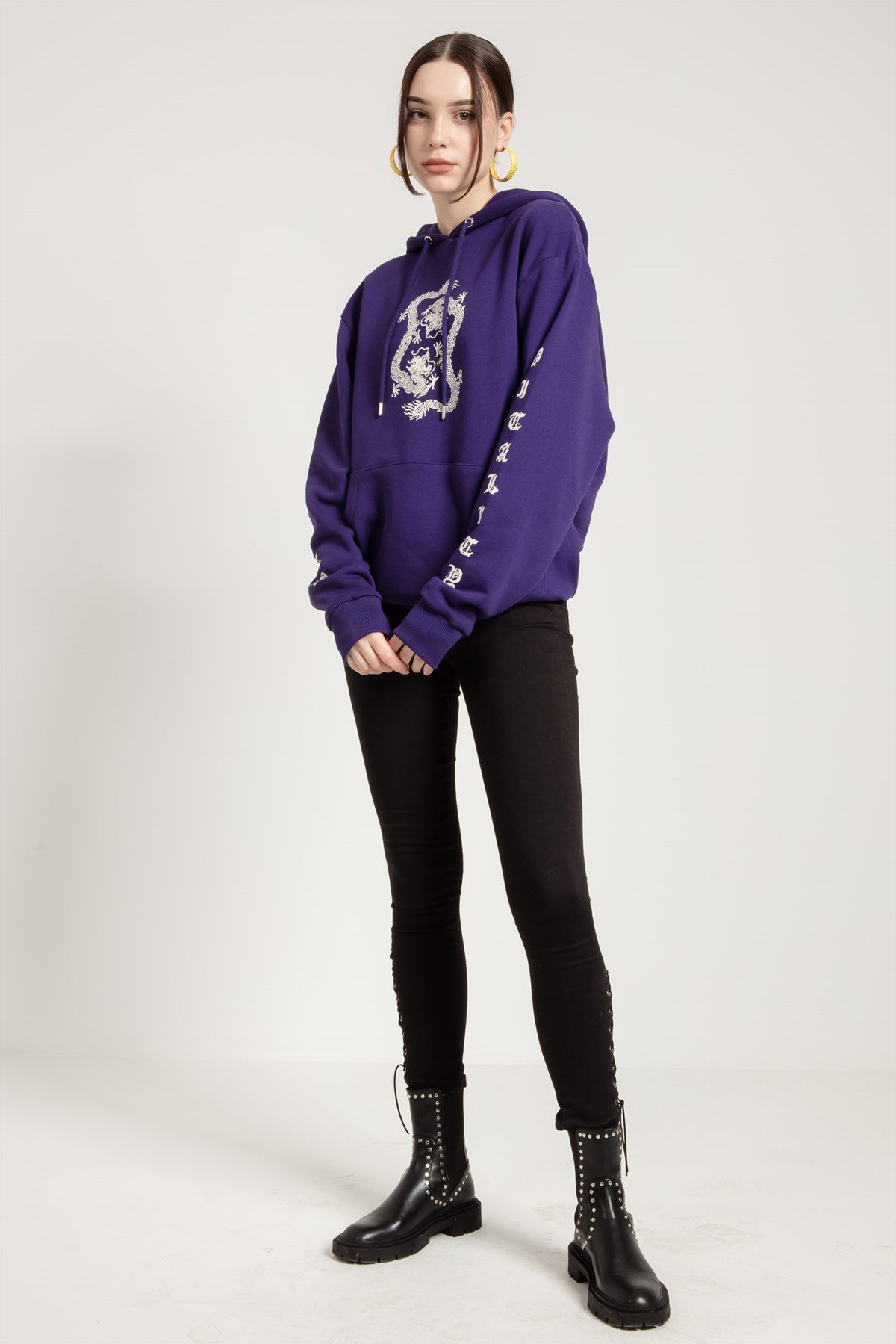 Oversized Sweatshirt in Purple with Dragon Print