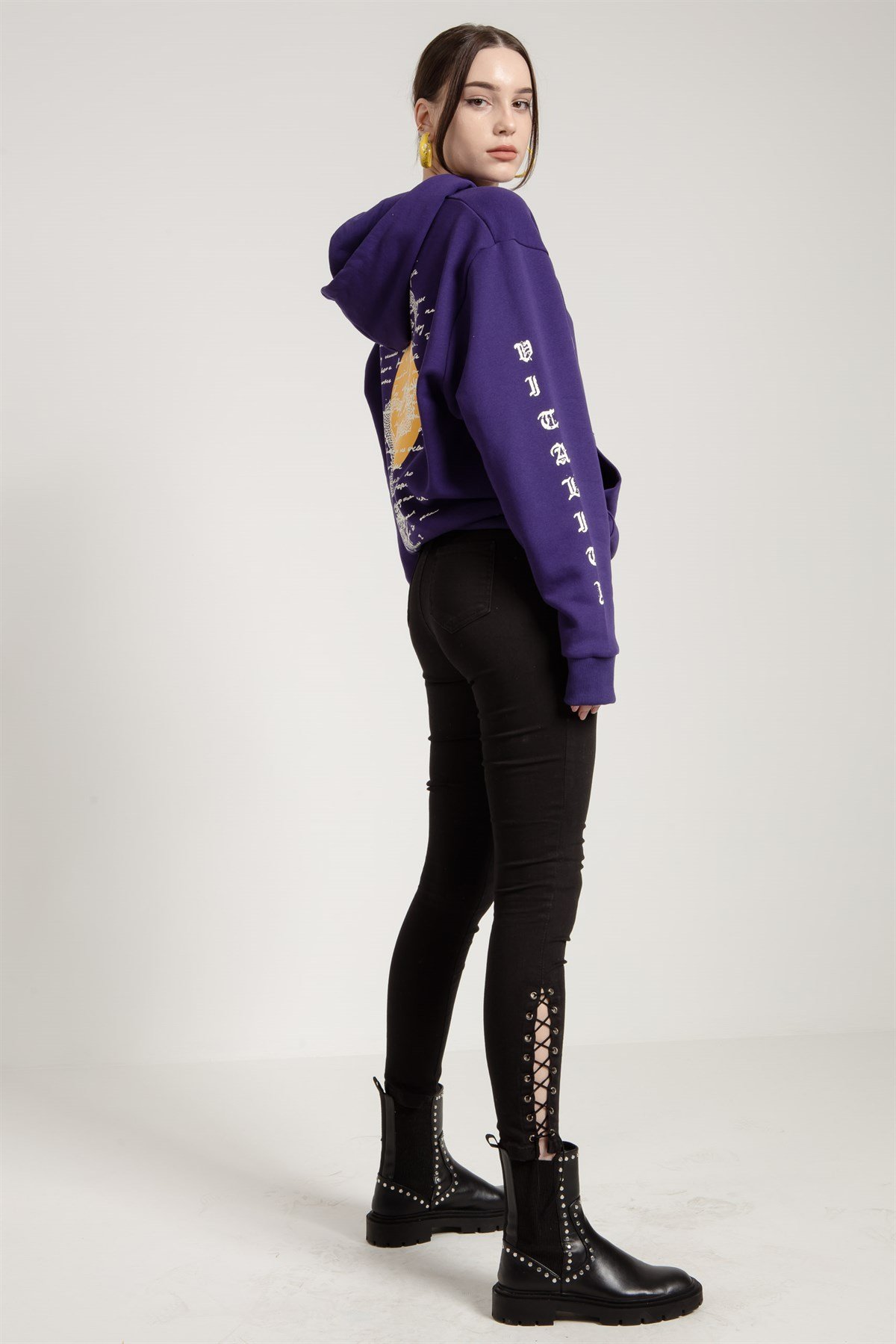 Oversized Sweatshirt in Purple with Dragon Print