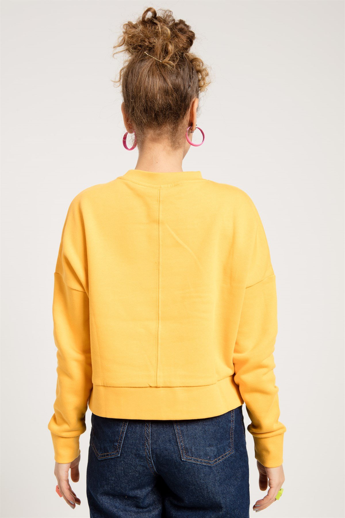 Düşük Omuzlu Yanları Yırtmaçlı Sarı Kadın Sweatshirt