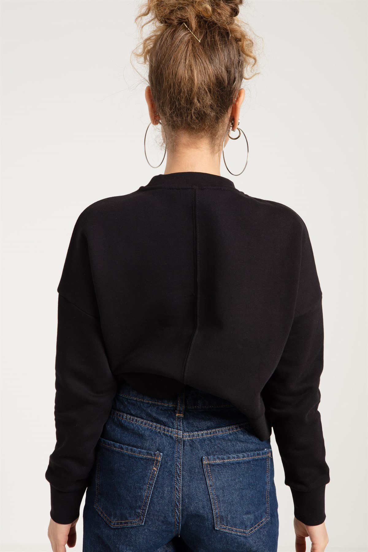 Düşük Omuzlu Yanları Yırtmaçlı Siyah Kadın Sweatshirt