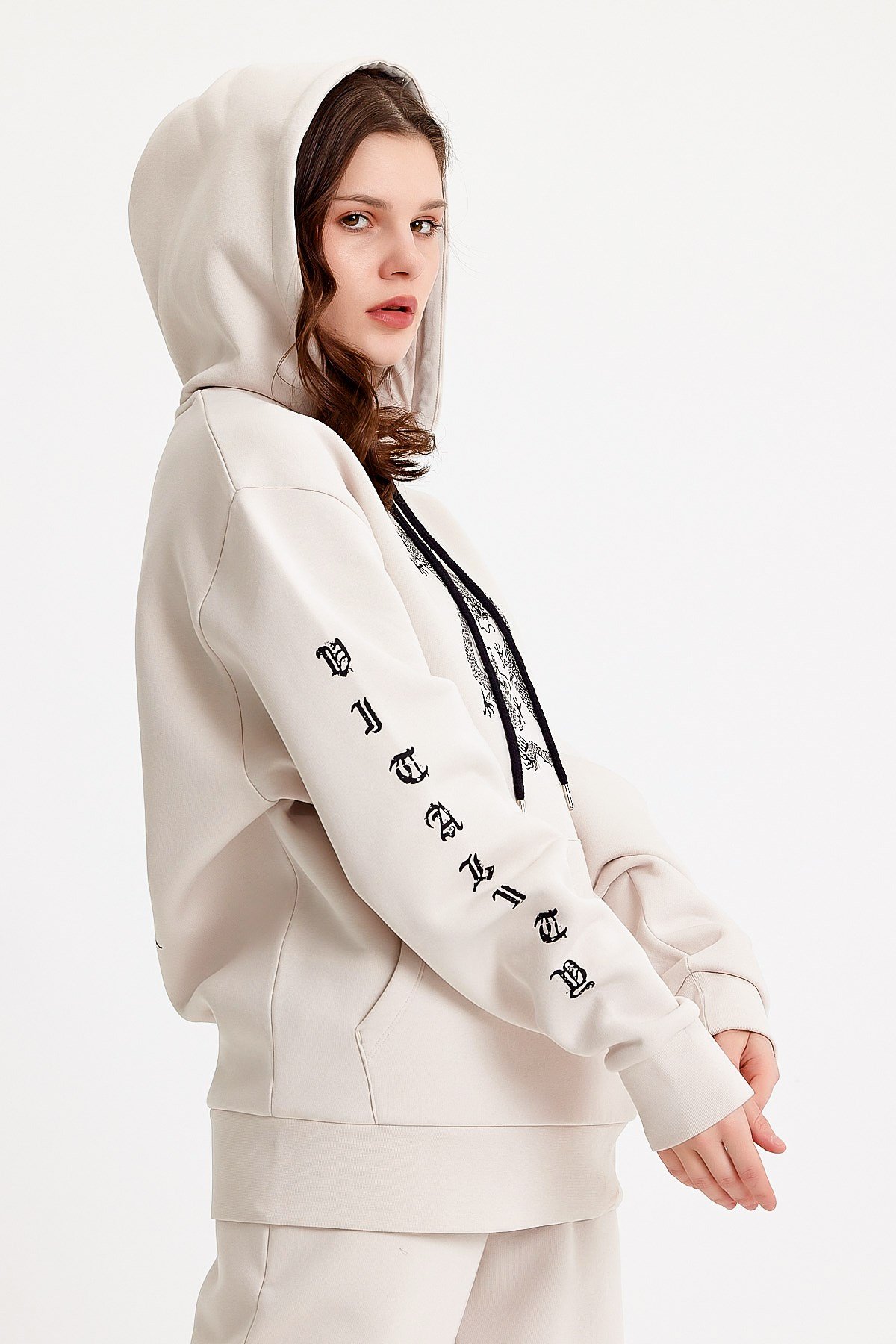 Ejderha Baskılı Krem Oversize Kadın Sweatshirt