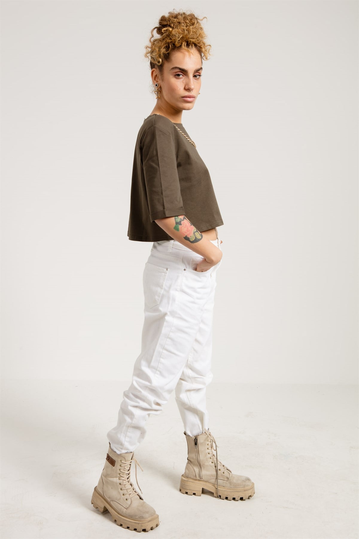 Crop Fit T-shirt in Khaki 