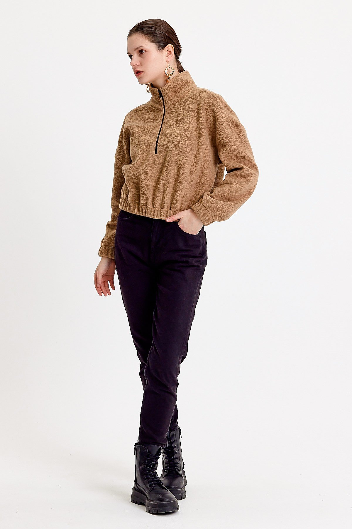 Kahverengi Dik Yaka Crop Fit Kadın Peluş Sweatshirt