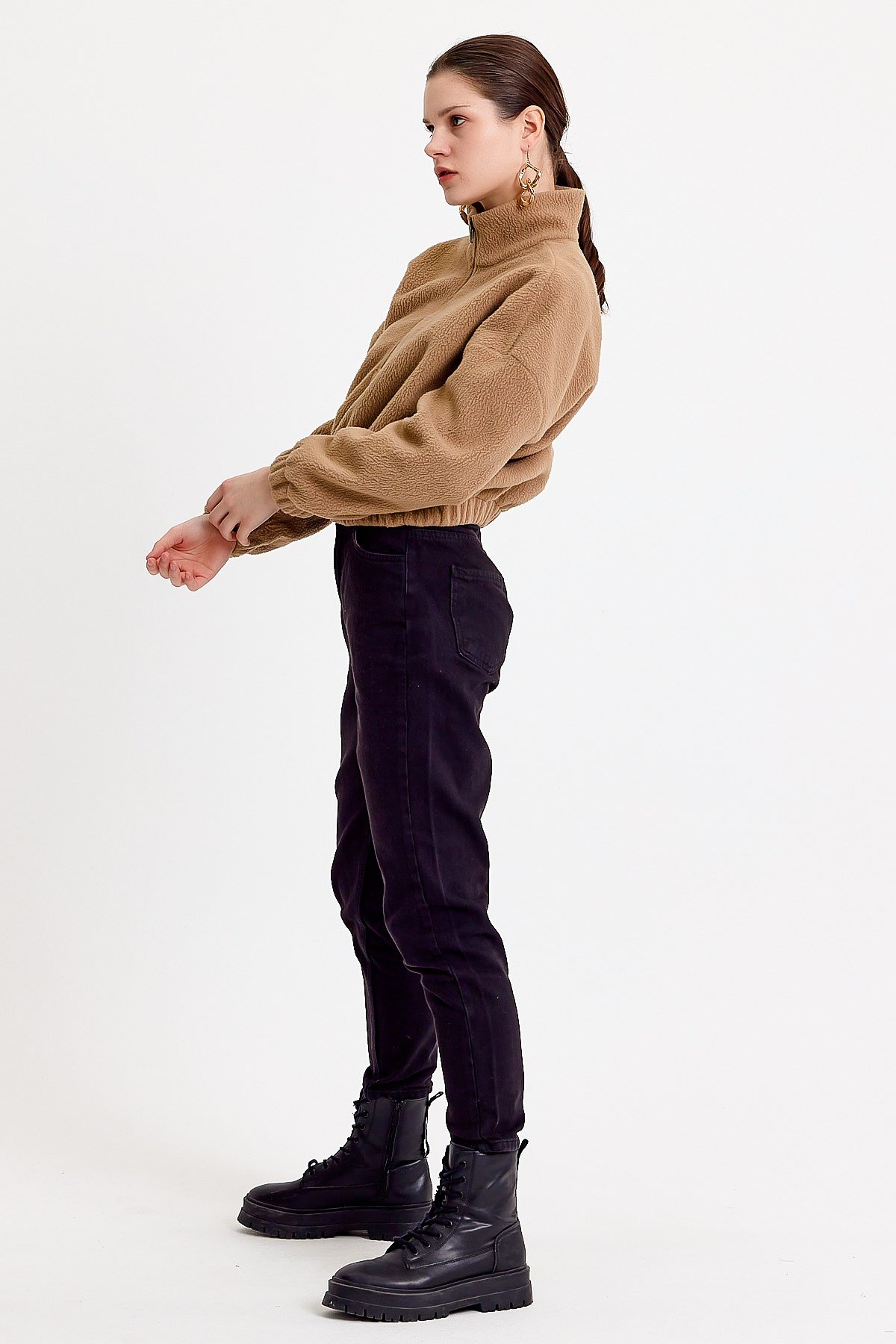 Kahverengi Dik Yaka Crop Fit Kadın Peluş Sweatshirt