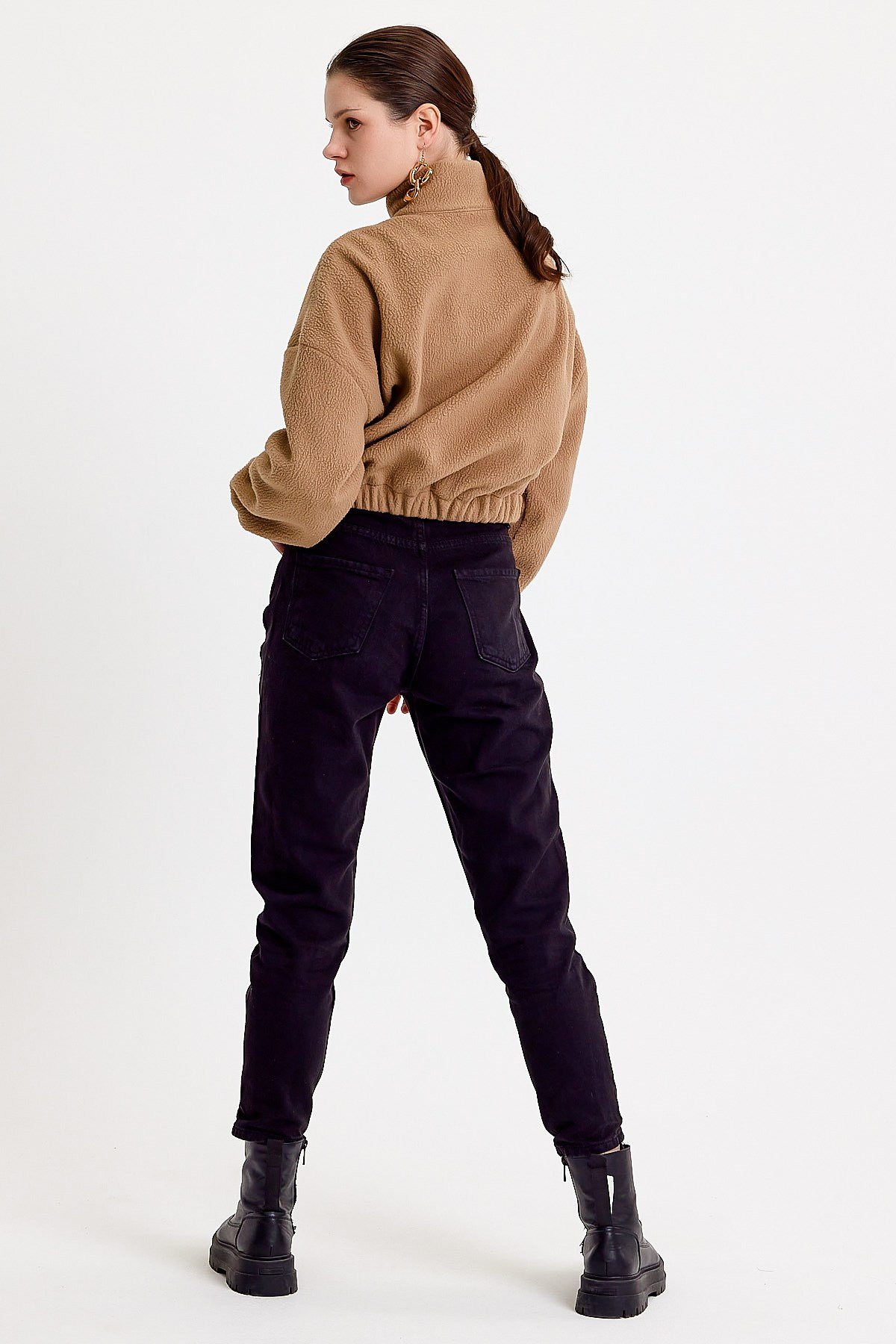 Kahverengi Dik Yaka Crop Fit Kadın Peluş Sweatshirt