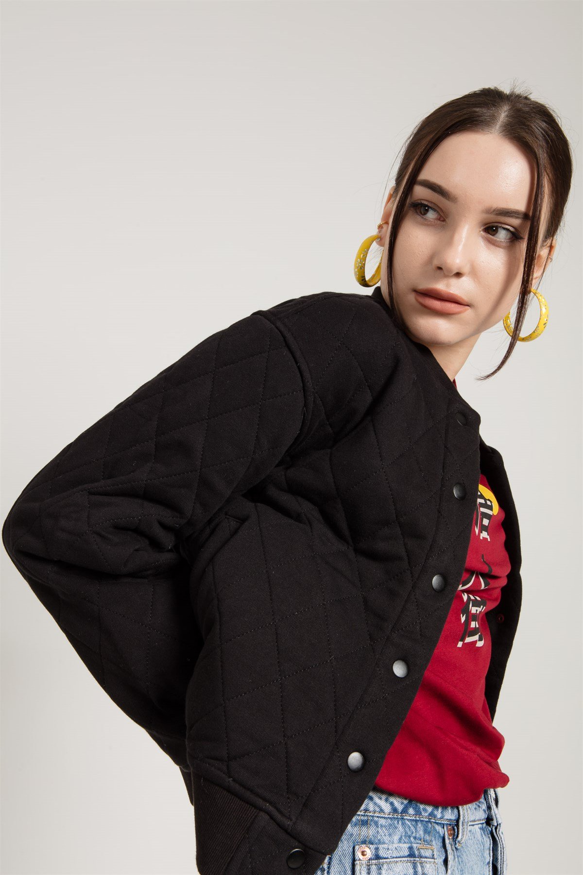 Kapitoneli Siyah Kısa Kadın Bomber Ceket