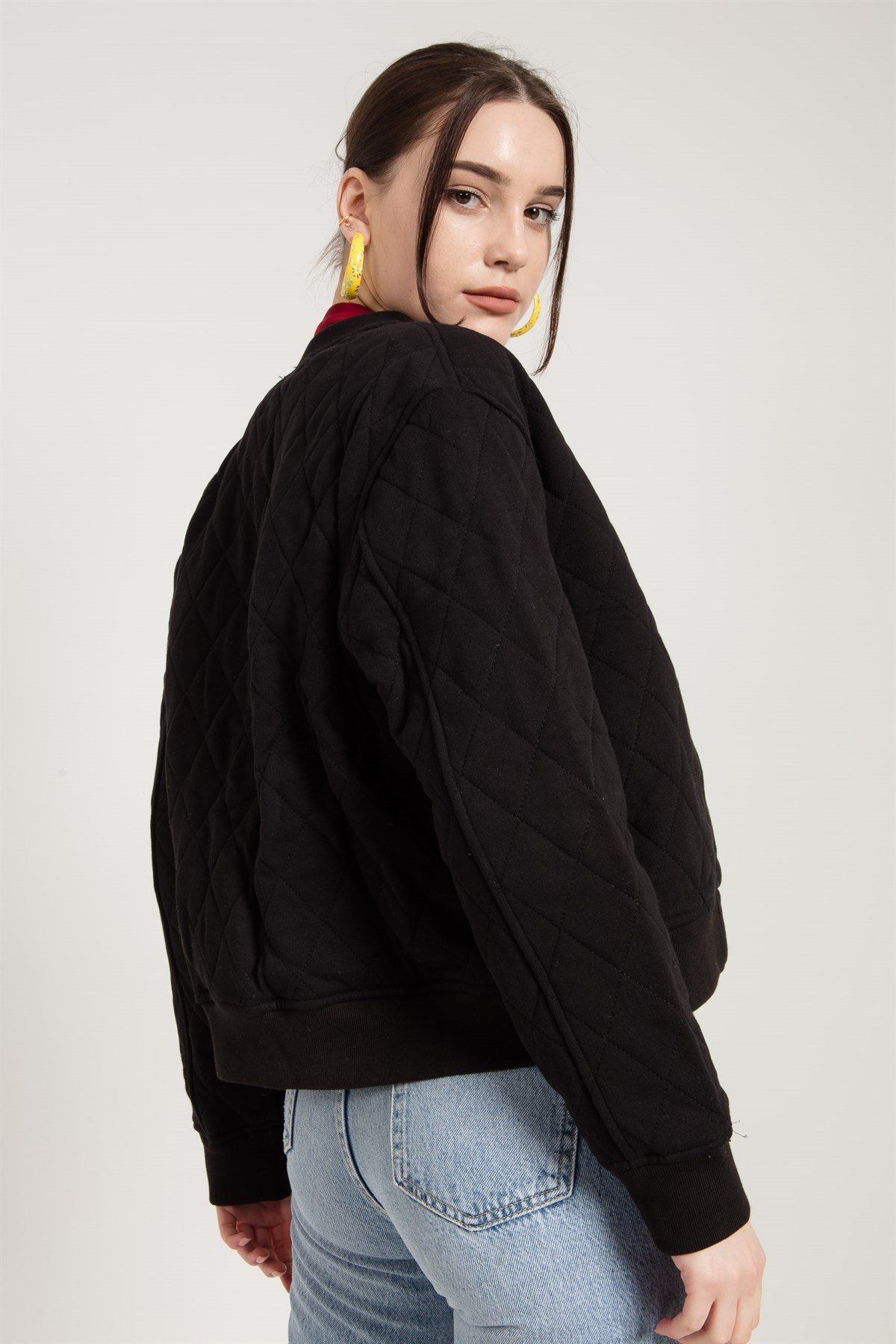Kapitoneli Siyah Kısa Kadın Bomber Ceket