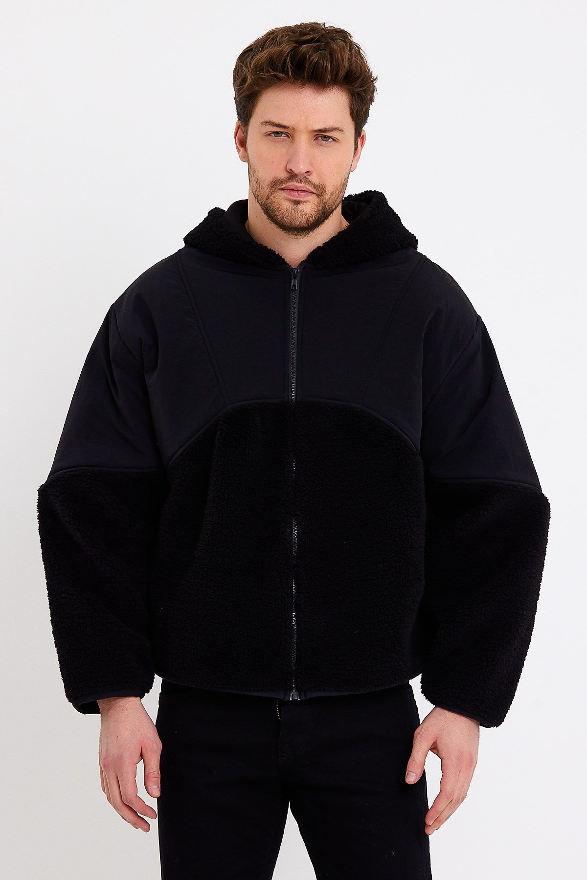 Kapüşonlu Kapitoneli Siyah Peluş Ceket