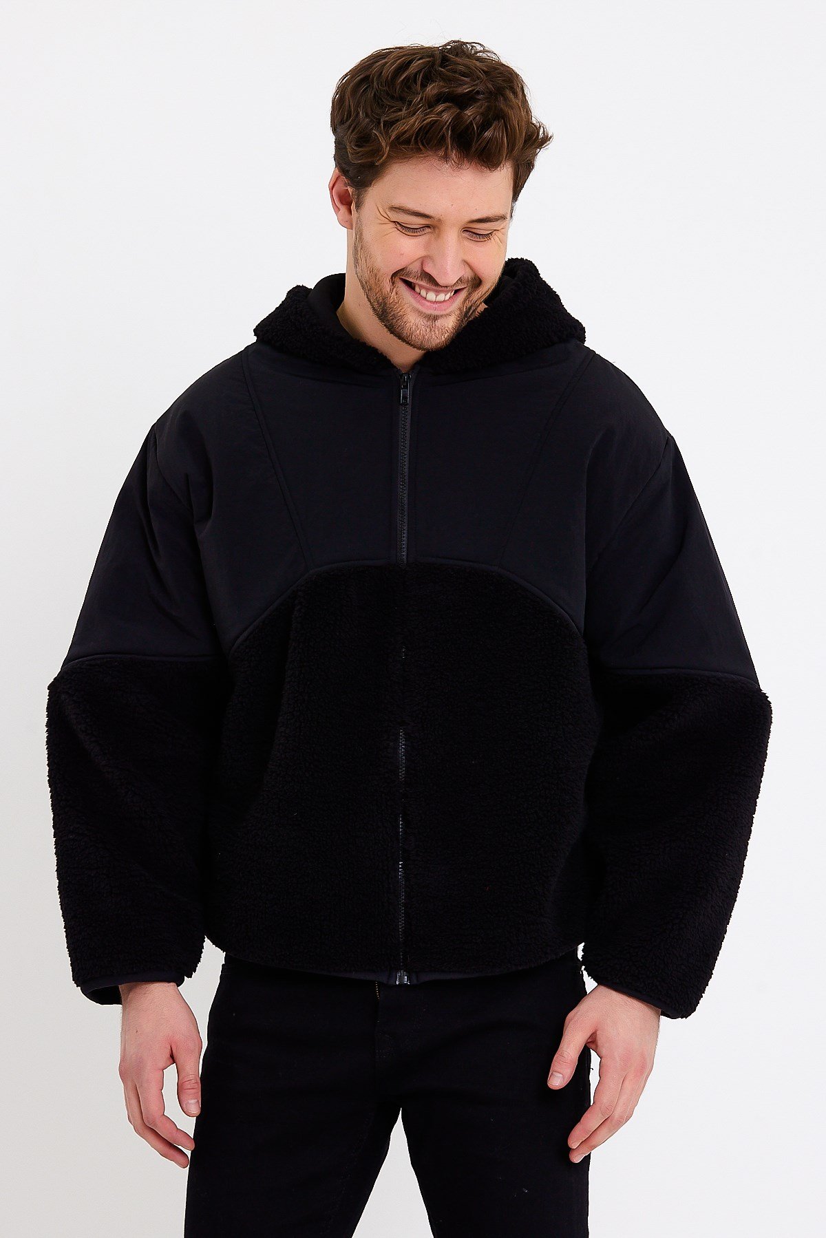 Kapüşonlu Kapitoneli Siyah Peluş Ceket