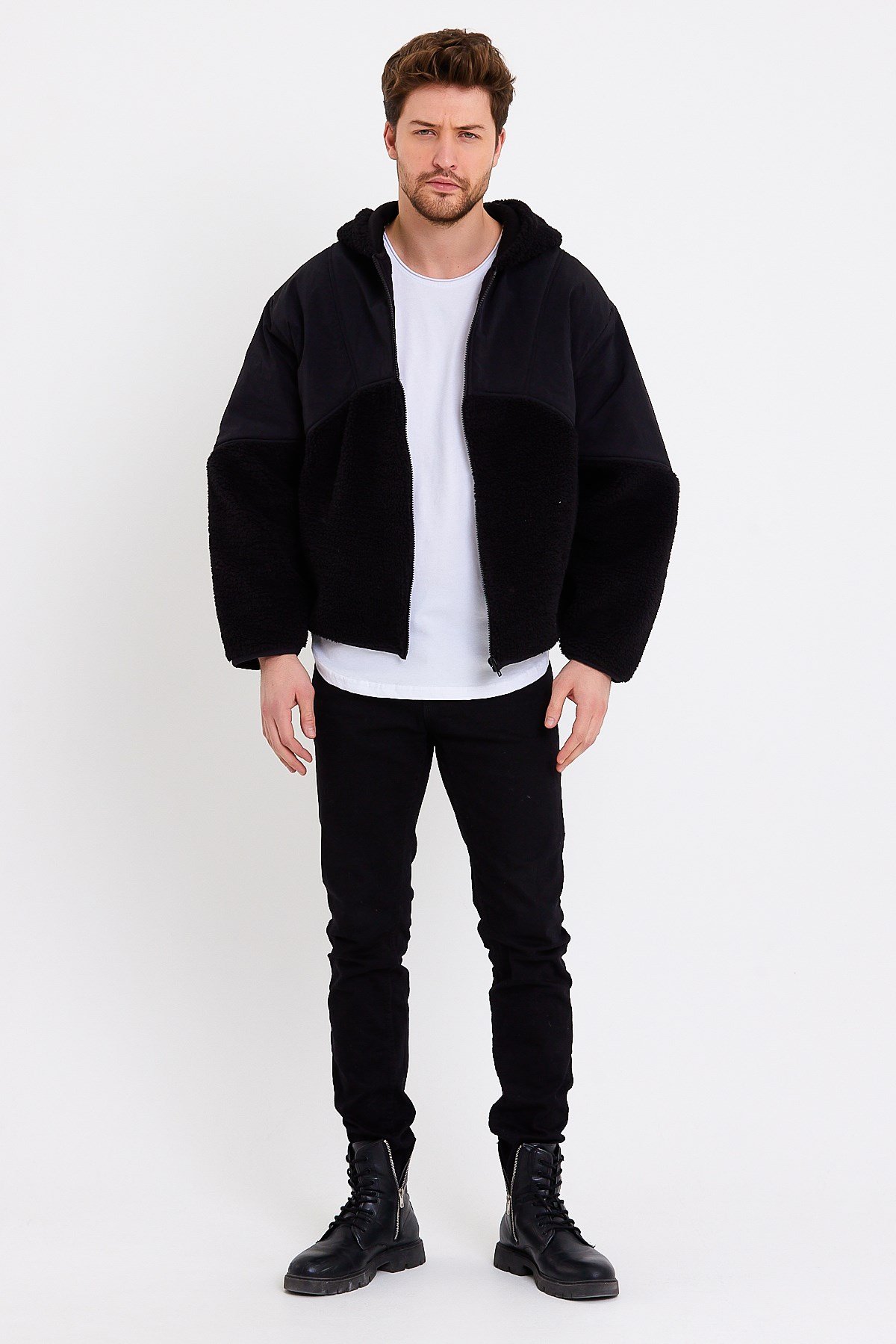 Kapüşonlu Kapitoneli Siyah Peluş Ceket