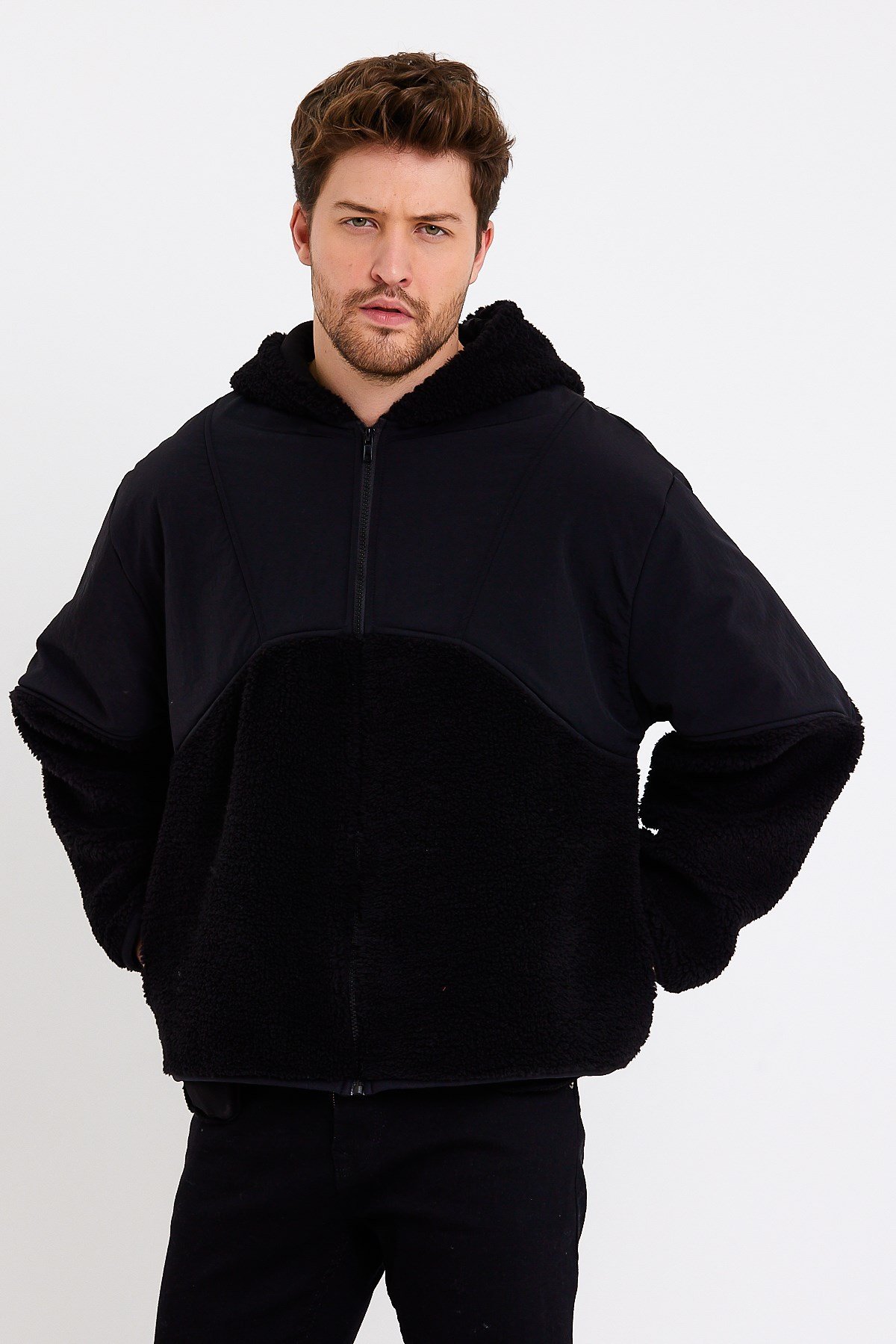 Kapüşonlu Kapitoneli Siyah Peluş Ceket