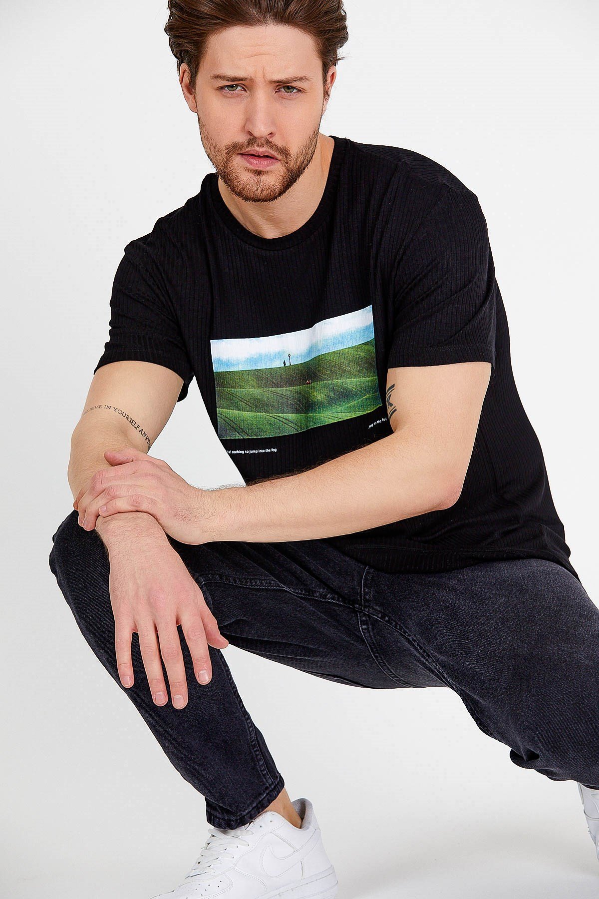 Basic T-shirt in Black with Print