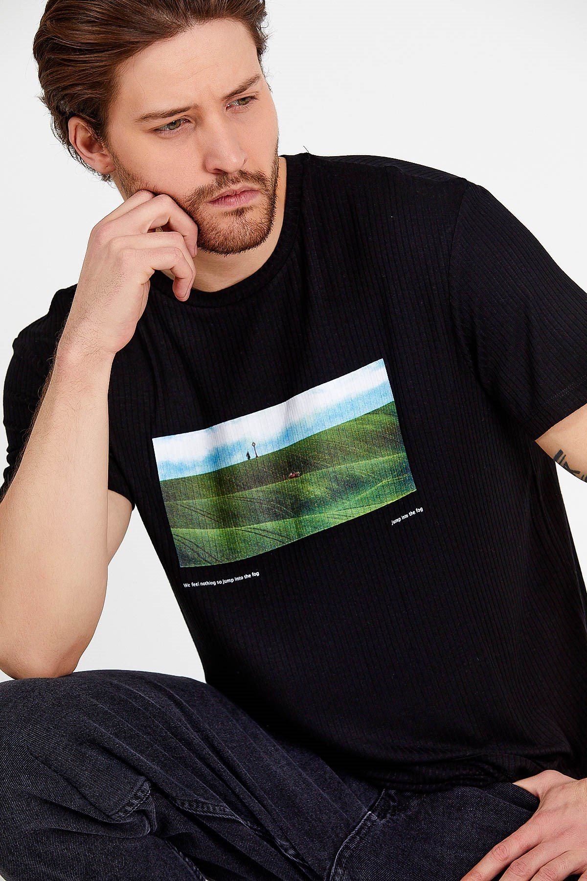 Basic T-shirt in Black with Print