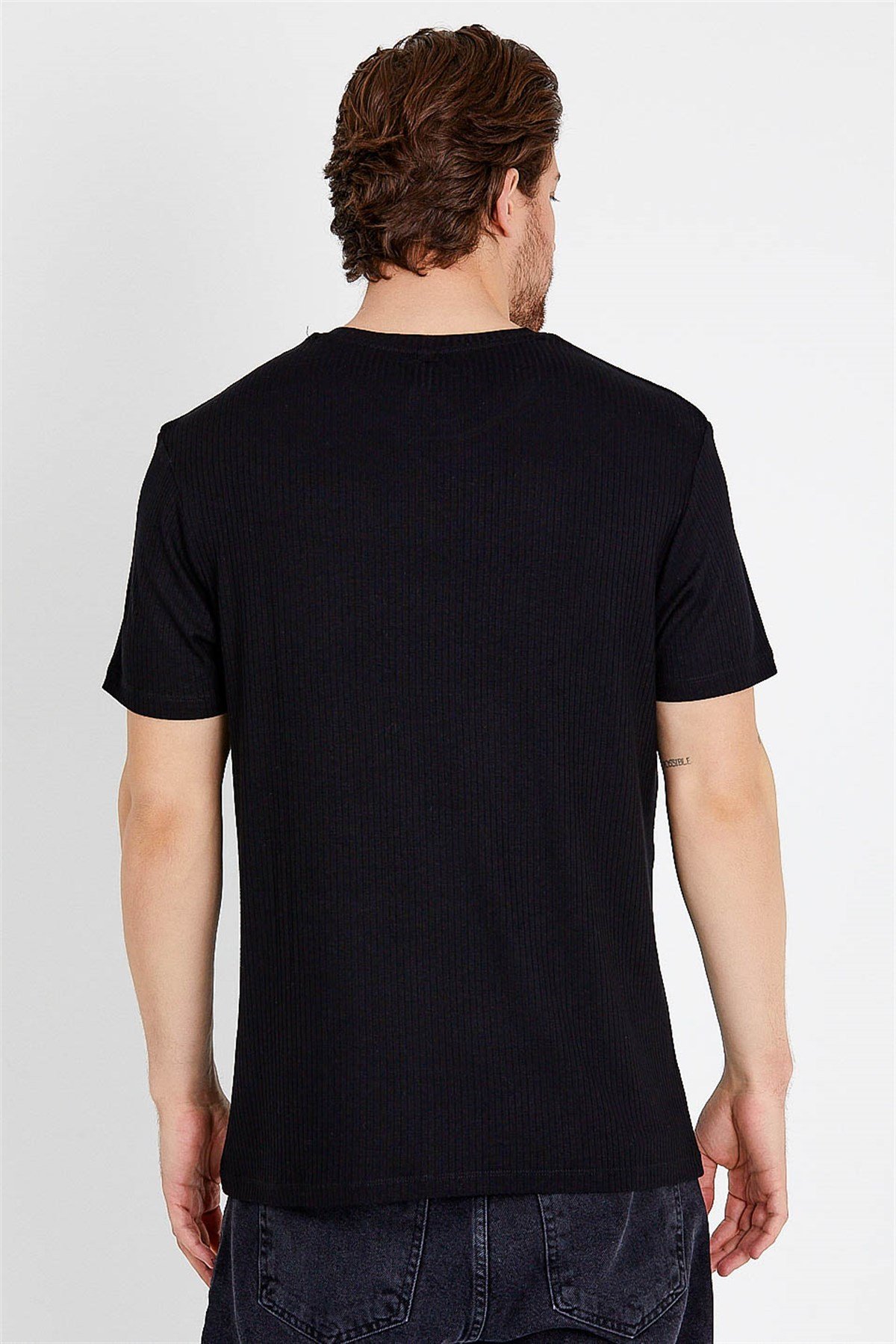 Basic T-shirt in Black with Print