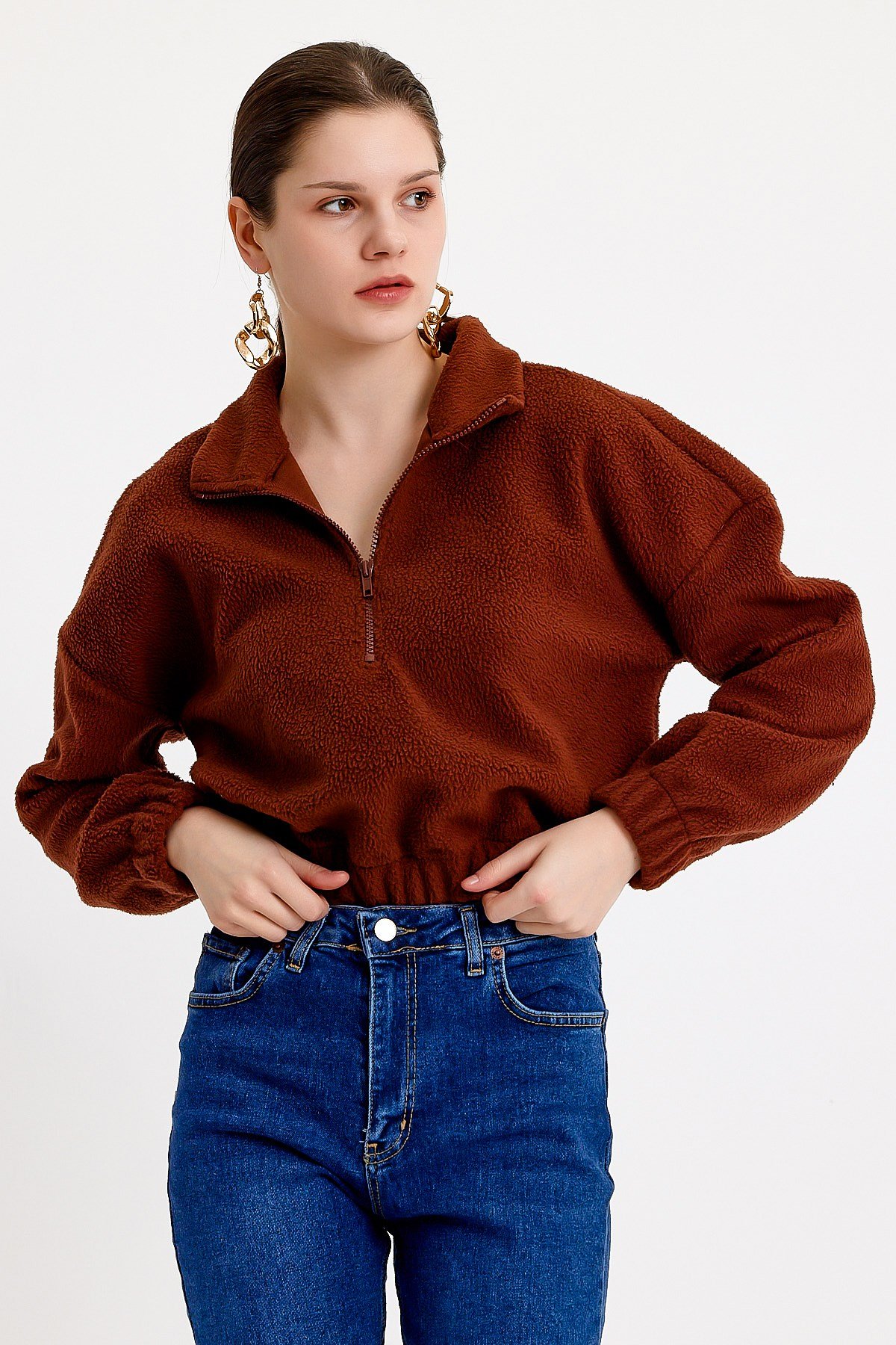 Koyu Kahverengi Dik Yaka Crop Fit Peluş Sweatshirt