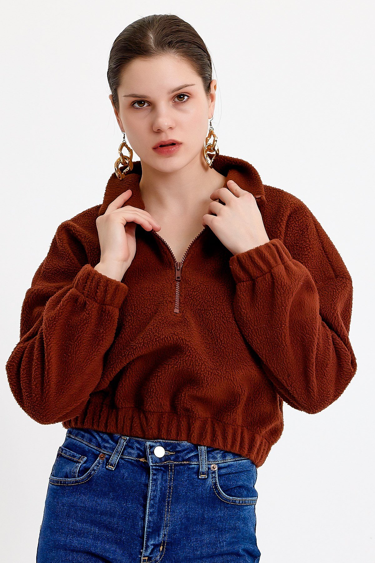 Koyu Kahverengi Dik Yaka Crop Fit Peluş Sweatshirt