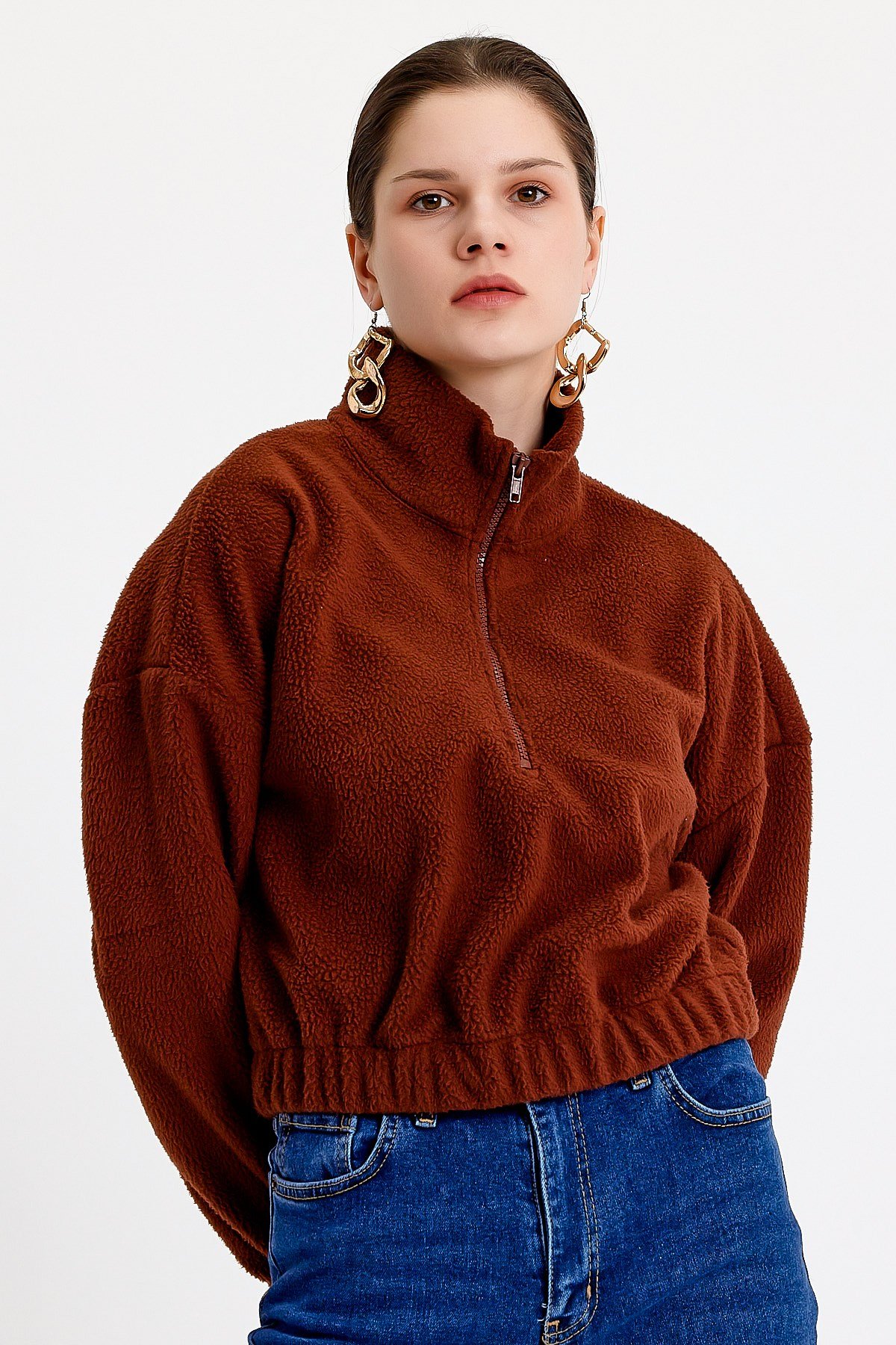 Koyu Kahverengi Dik Yaka Crop Fit Peluş Sweatshirt