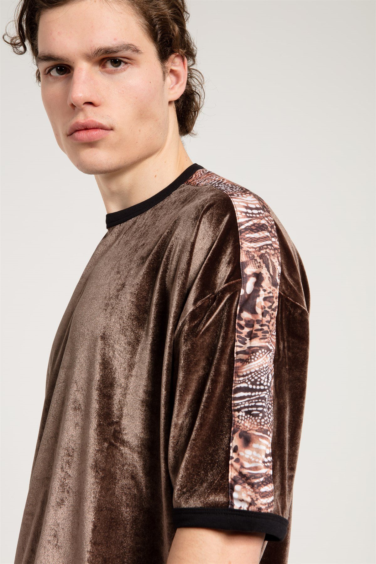 Unisex Velvet T-shirt in Brown with Leopard Print Tape