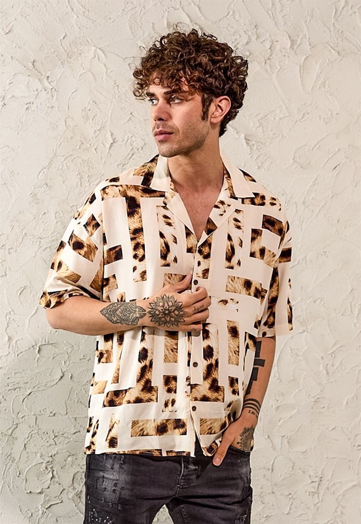 Leopar Baskılı Oversize Krem Erkek Gömlek