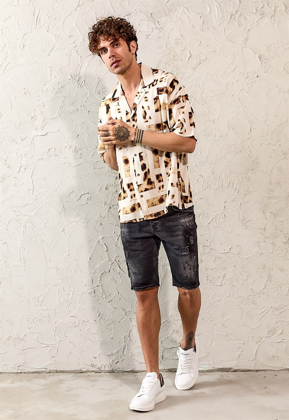 Leopar Baskılı Oversize Krem Erkek Gömlek