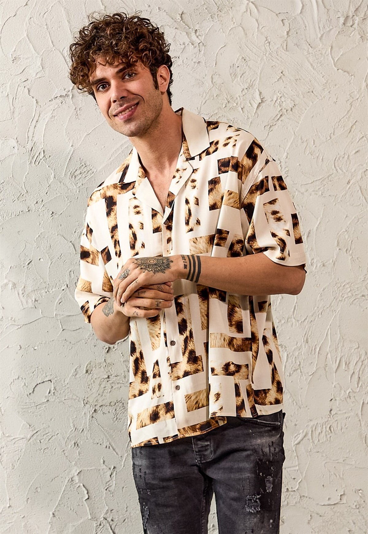 Leopar Baskılı Oversize Krem Erkek Gömlek