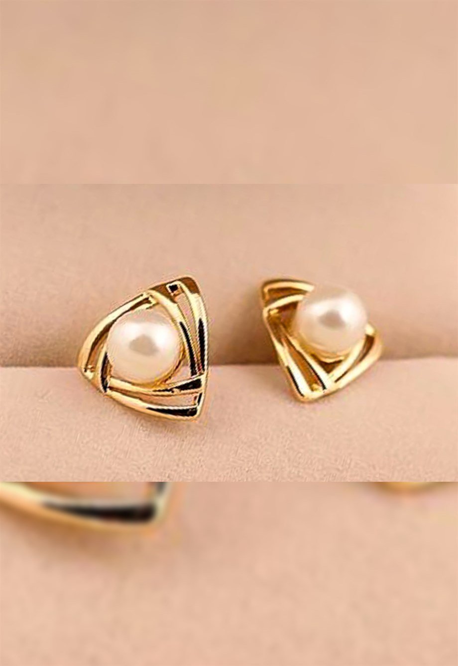 MULIER BULIA Gold Metal Geometrik & İnci Küpe