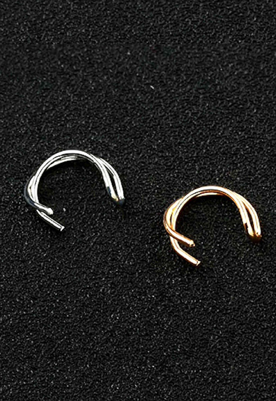 MULIER BULIA Unisex Çapraz Kıkırdak Küpe