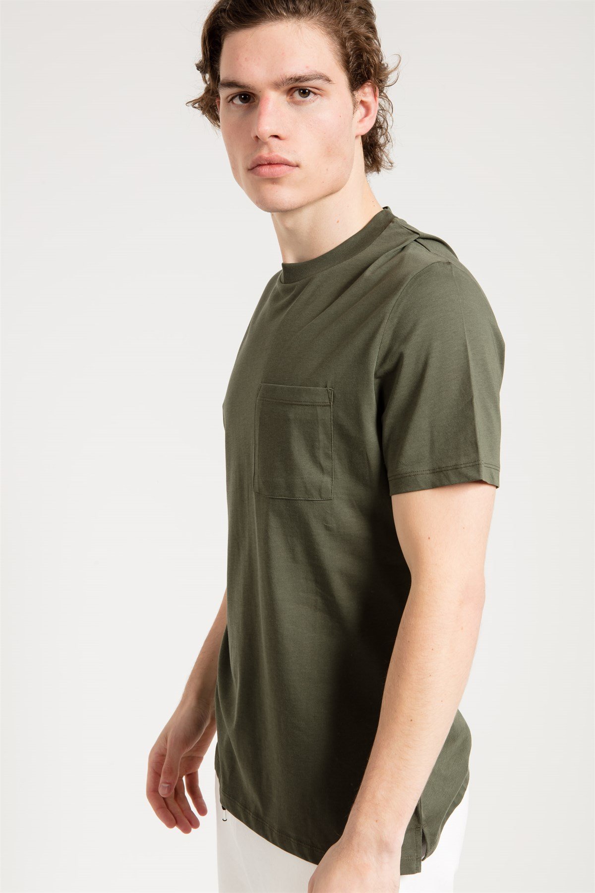 Basic T-shirt in Khaki with Pocket