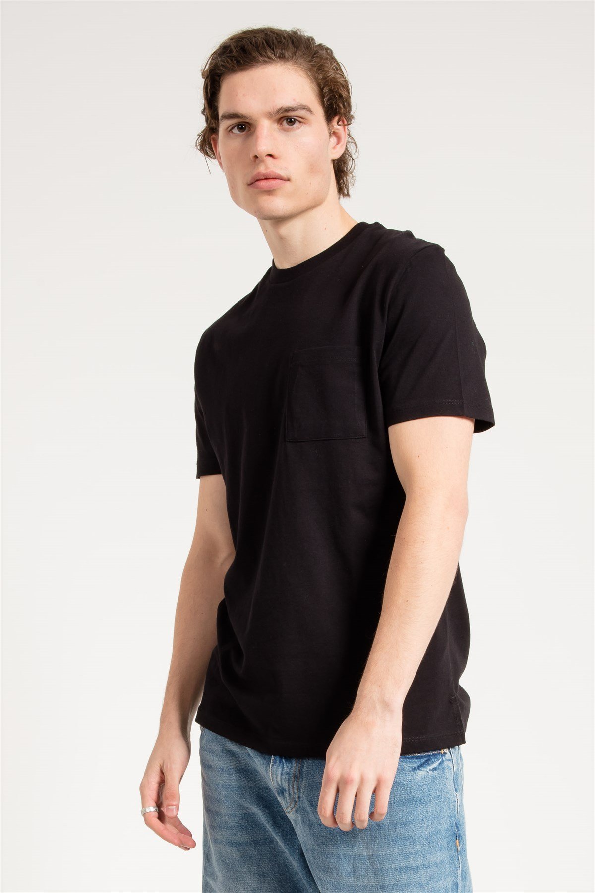 Basic T-shirt in Black with Pocket