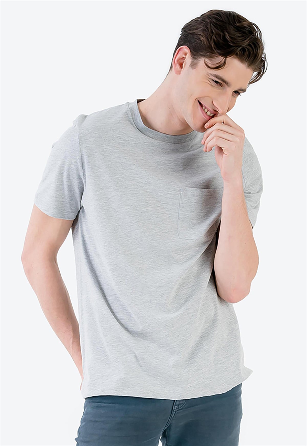 Önü Cepli Gri Basic Erkek T-shirt