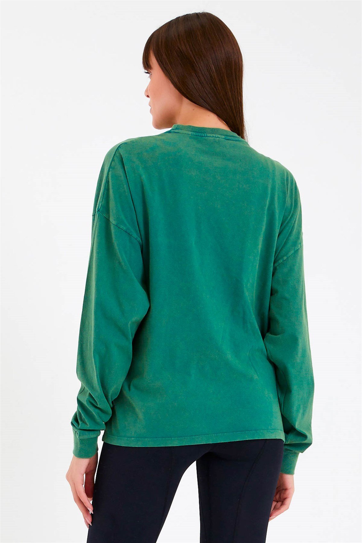 Oversized T-shirt in Green with Long Sleeves