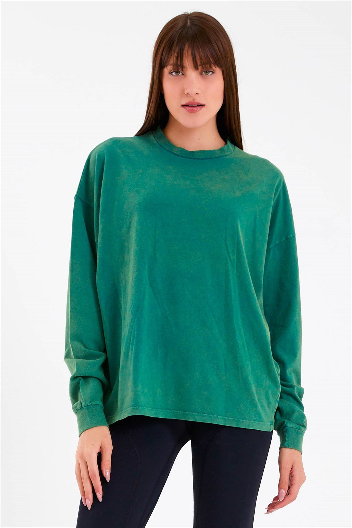 Oversized T-shirt in Green with Long Sleeves