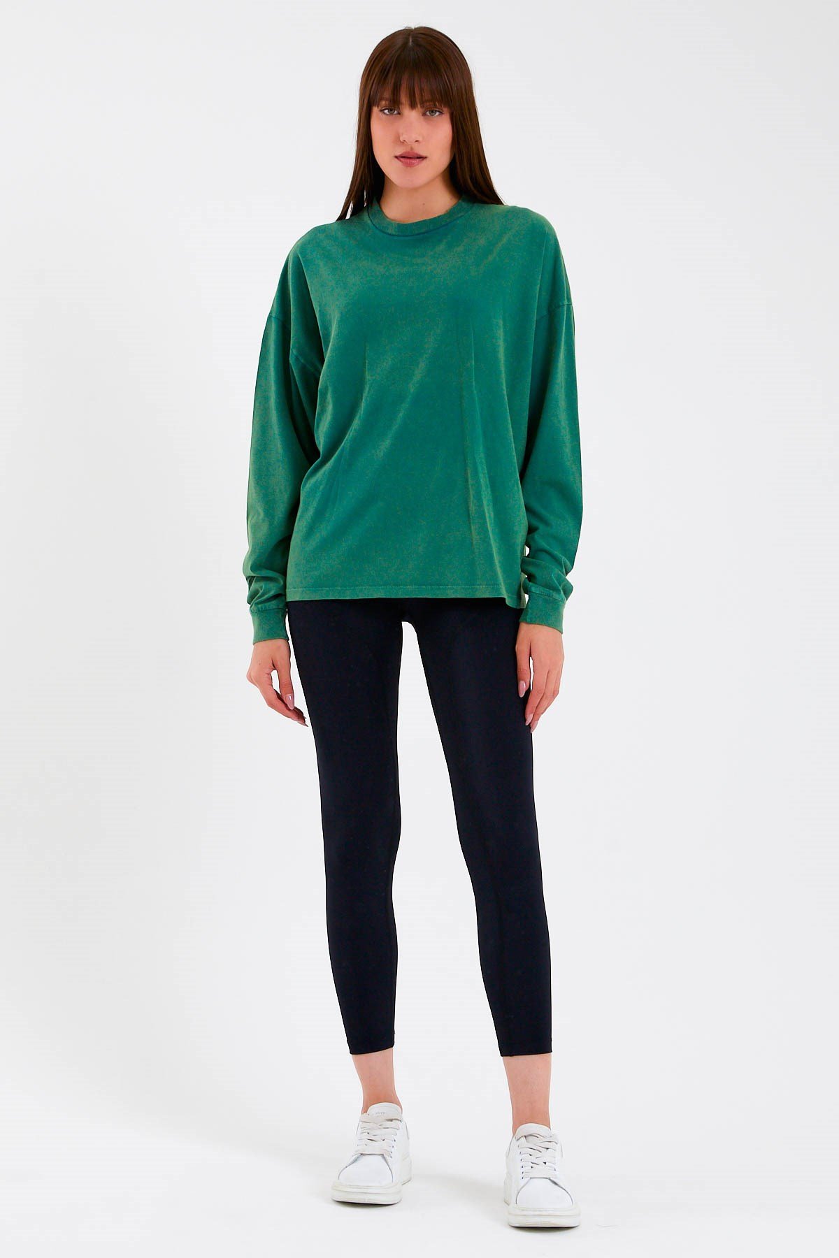 Oversized T-shirt in Green with Long Sleeves