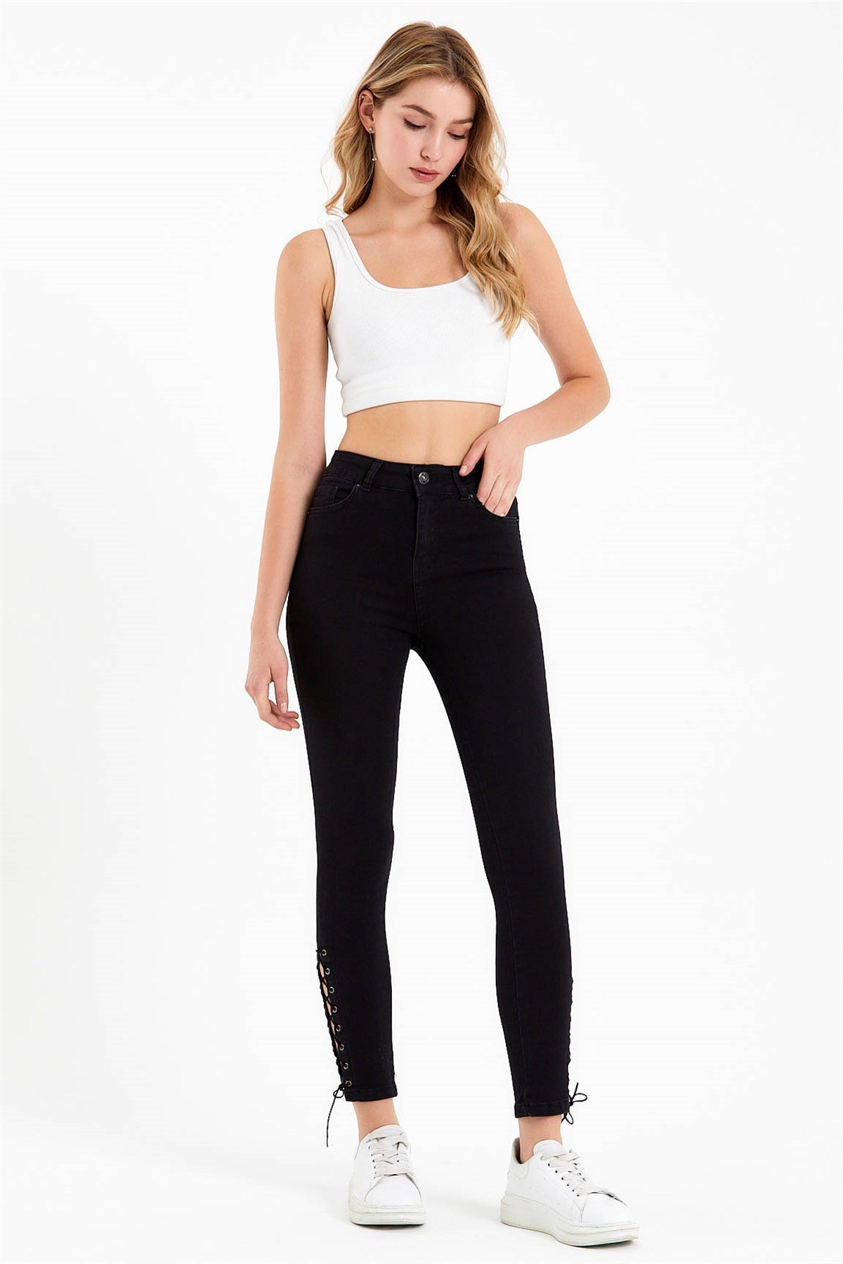 Paçaları Lastikli Yüksek Bel Siyah Jean