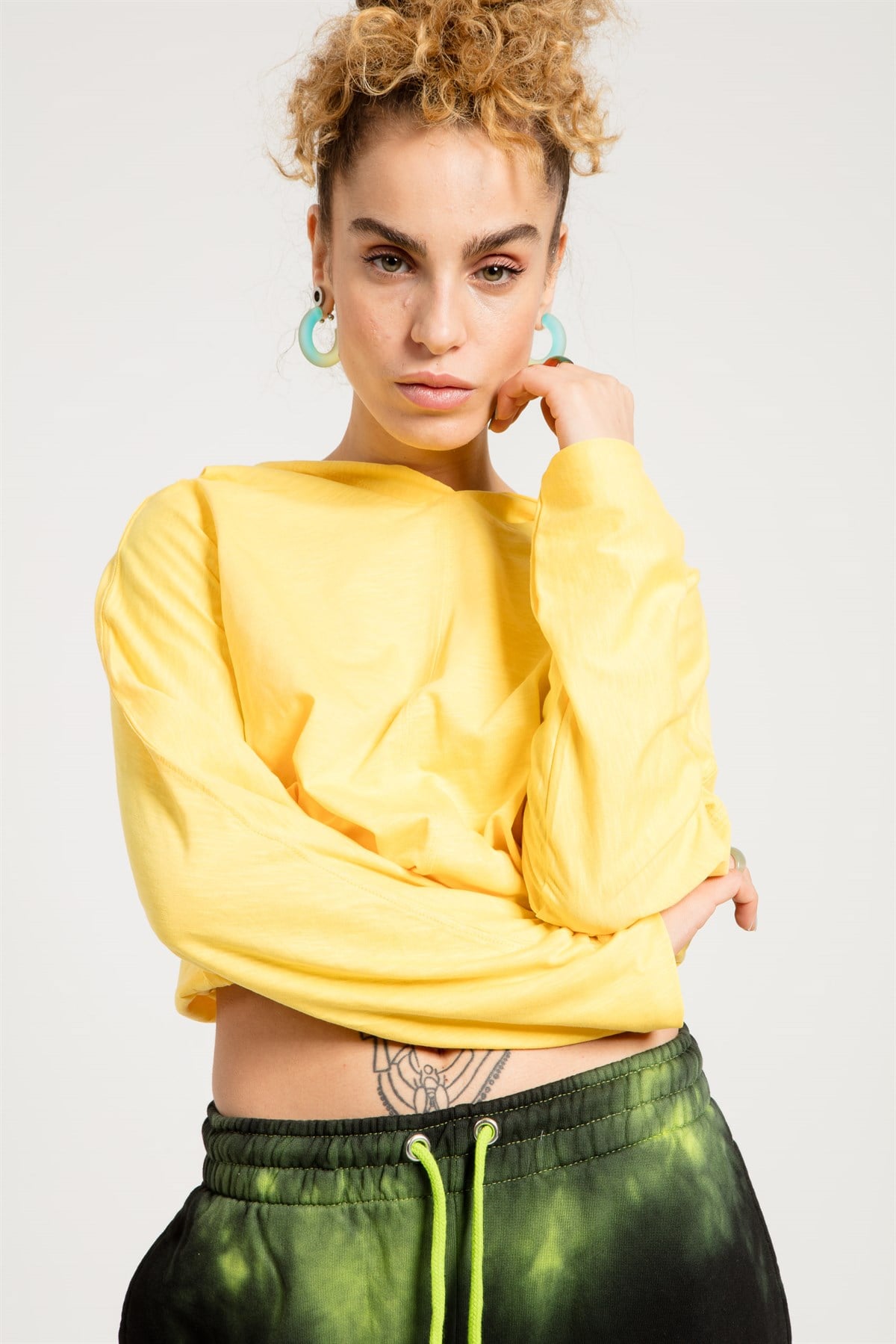 Sarı Kısa Kadın Kapüşonlu Sweatshirt