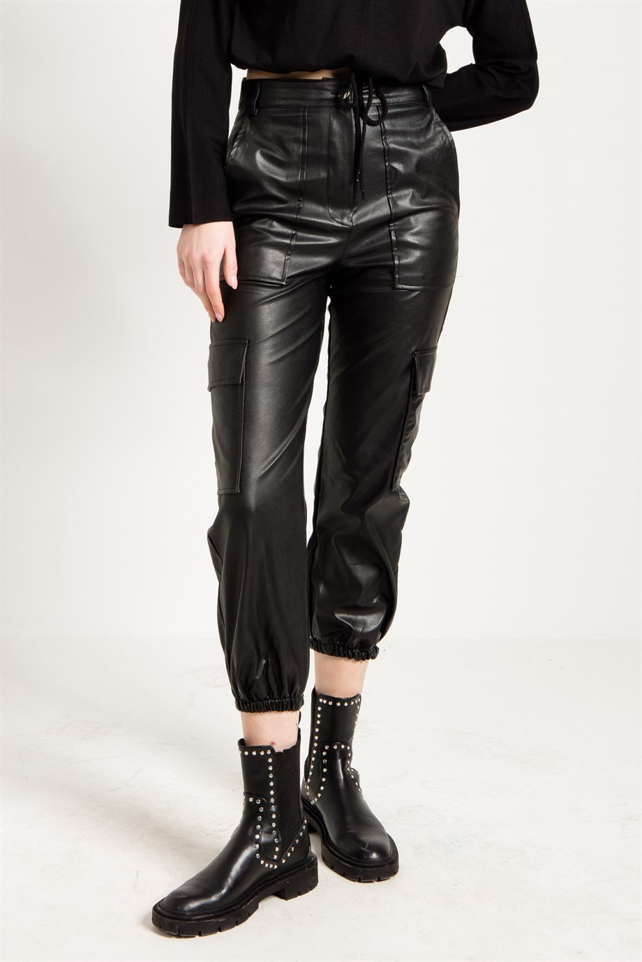 Siyah Deri Kargo Pantolon
