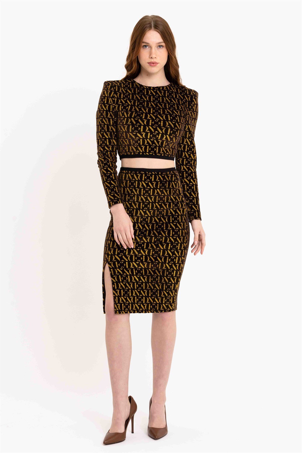 Siyah Kadife Yırtmaçlı Simli Kalem Etek