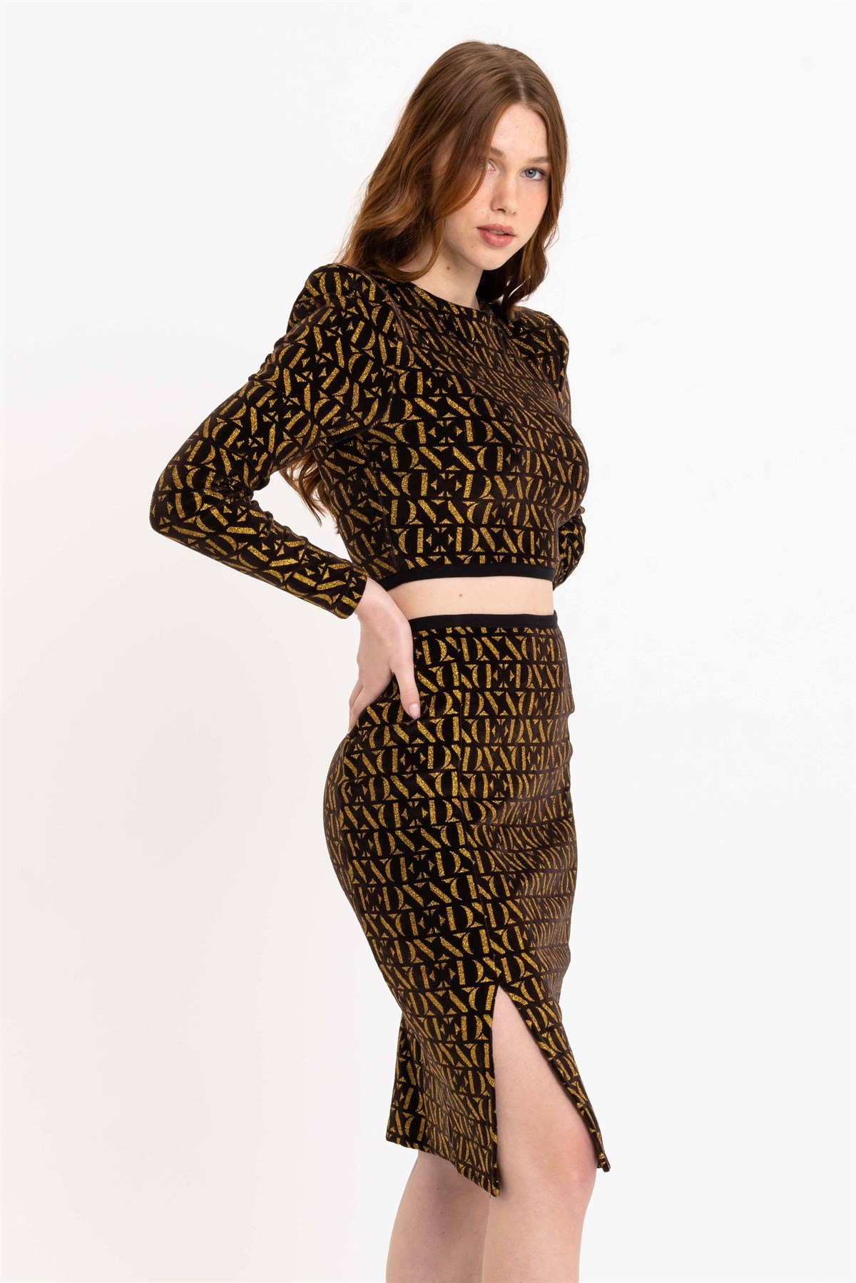 Siyah Kadife Yırtmaçlı Simli Kalem Etek