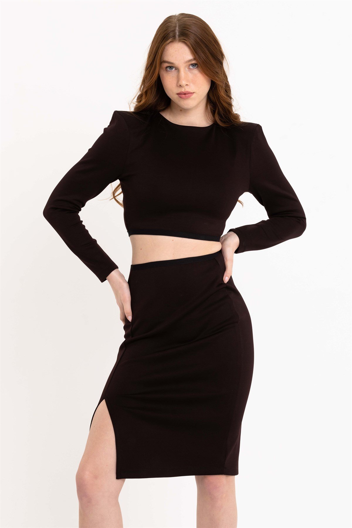 Siyah Midi Yırtmaçlı Kalem Etek