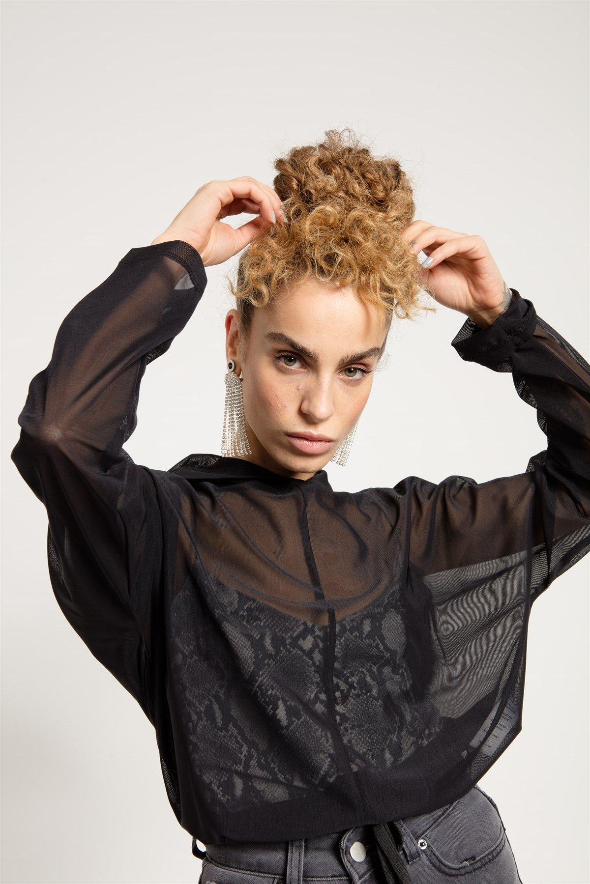Siyah Transparan Kadın Kapüşonlu Bluz