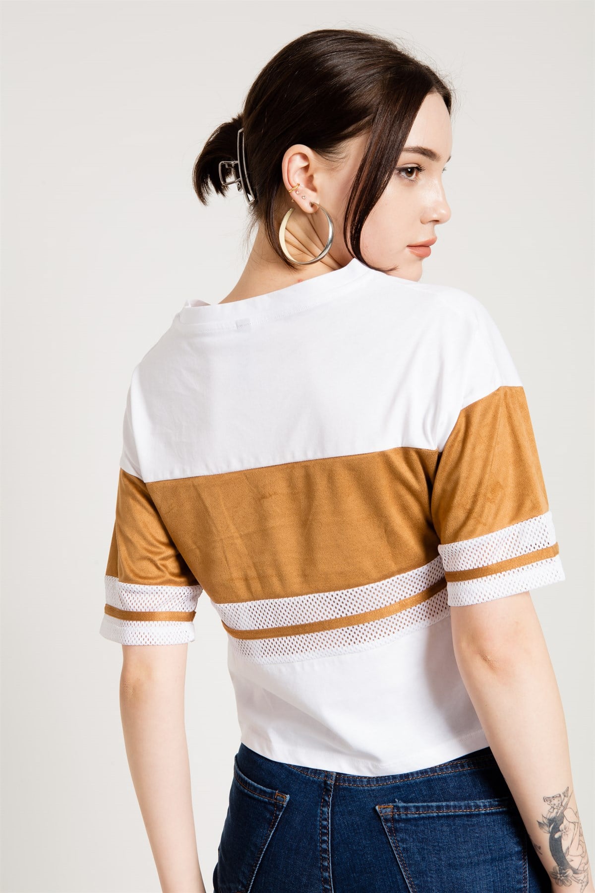 Süet Detaylı Beyaz Kadın T-Shirt 