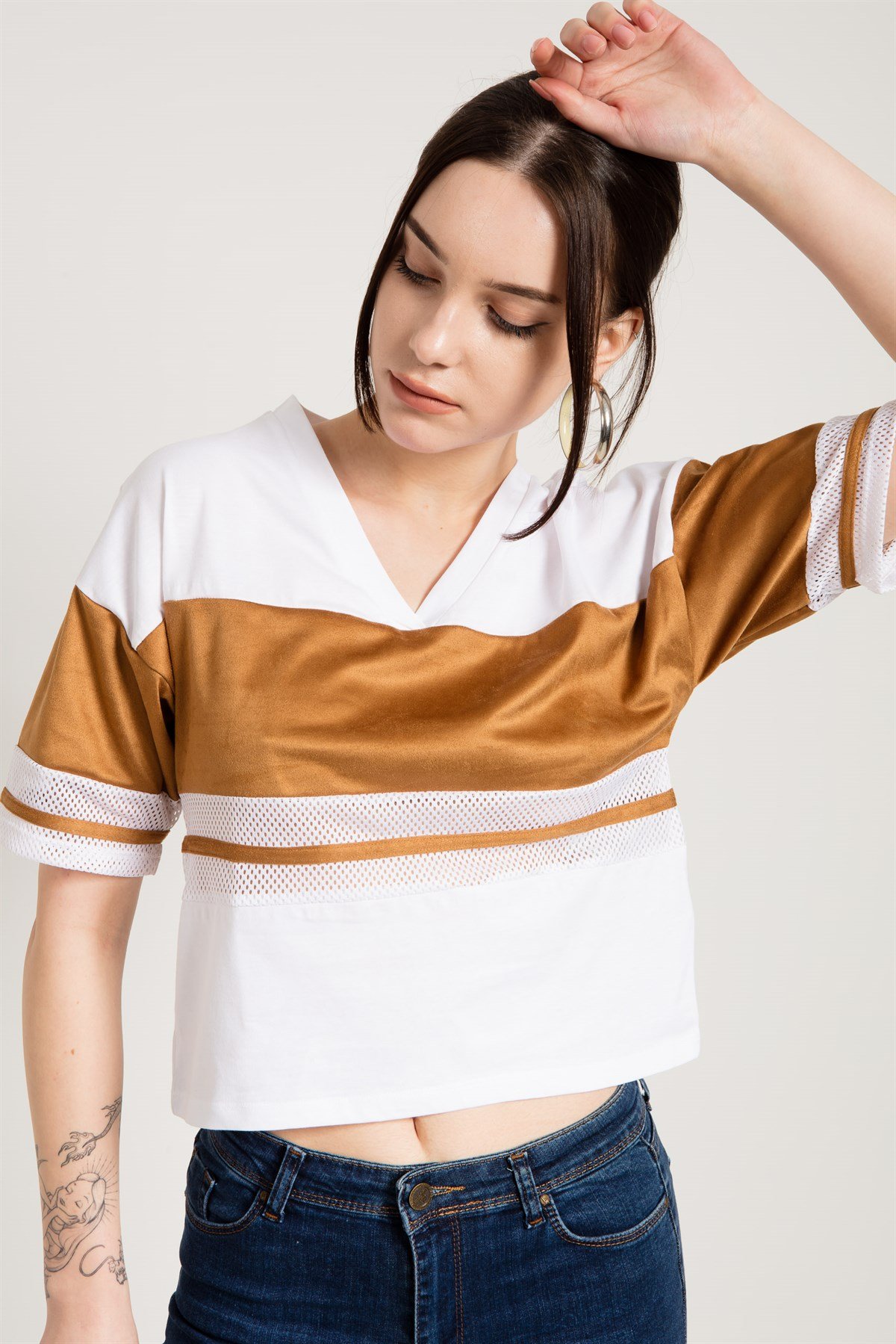 Süet Detaylı Beyaz Kadın T-Shirt 