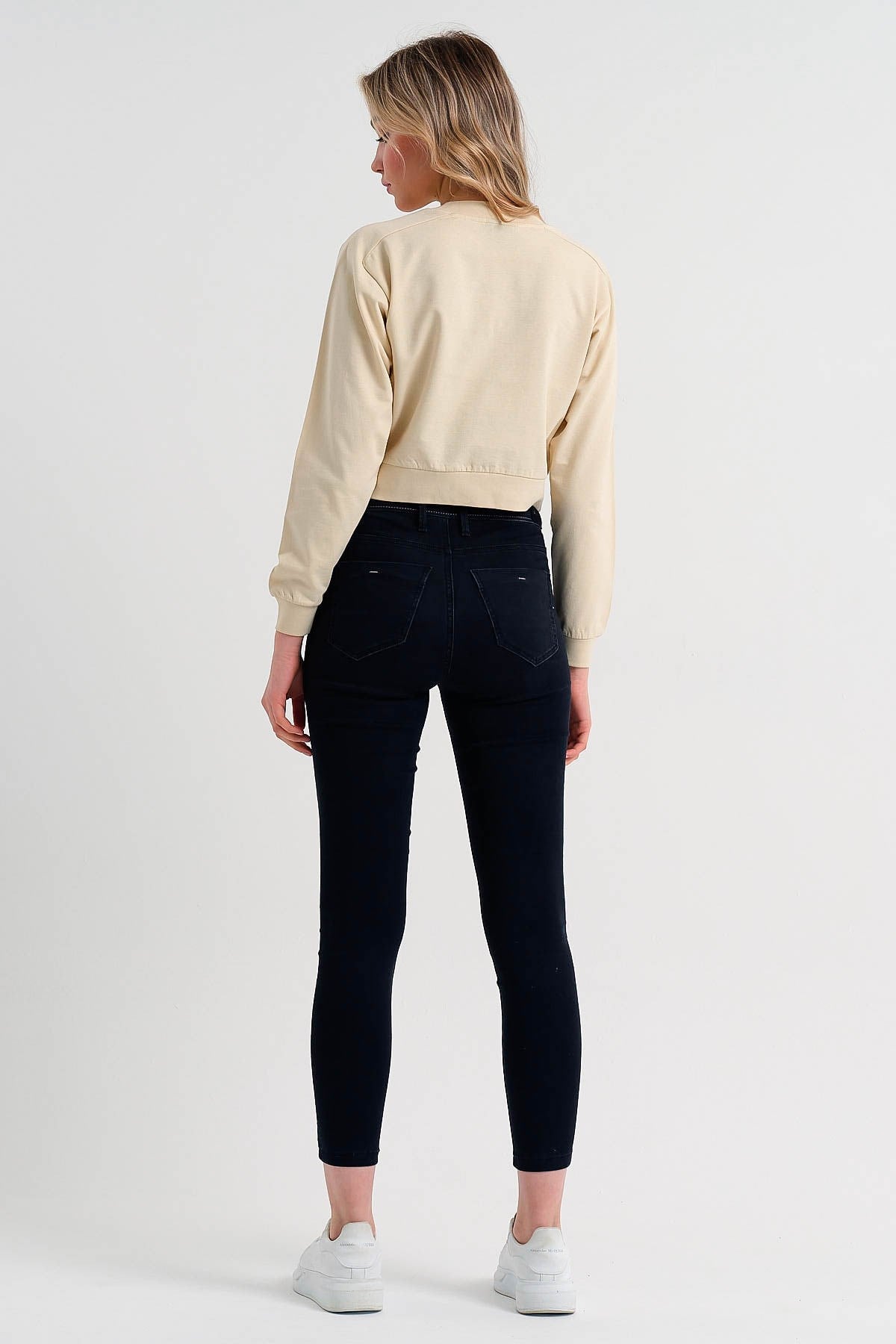 Uzun Kollu Krem Rengi Kadın Crop Top Sweatshirt