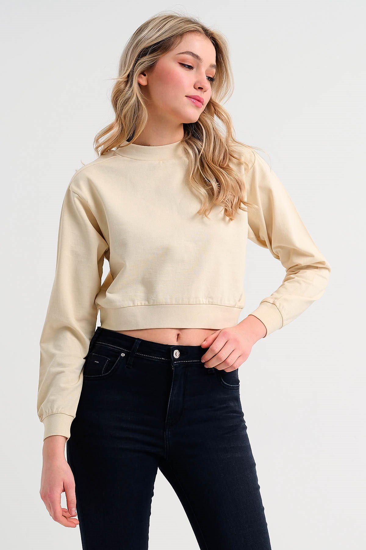 Uzun Kollu Krem Rengi Kadın Crop Top Sweatshirt
