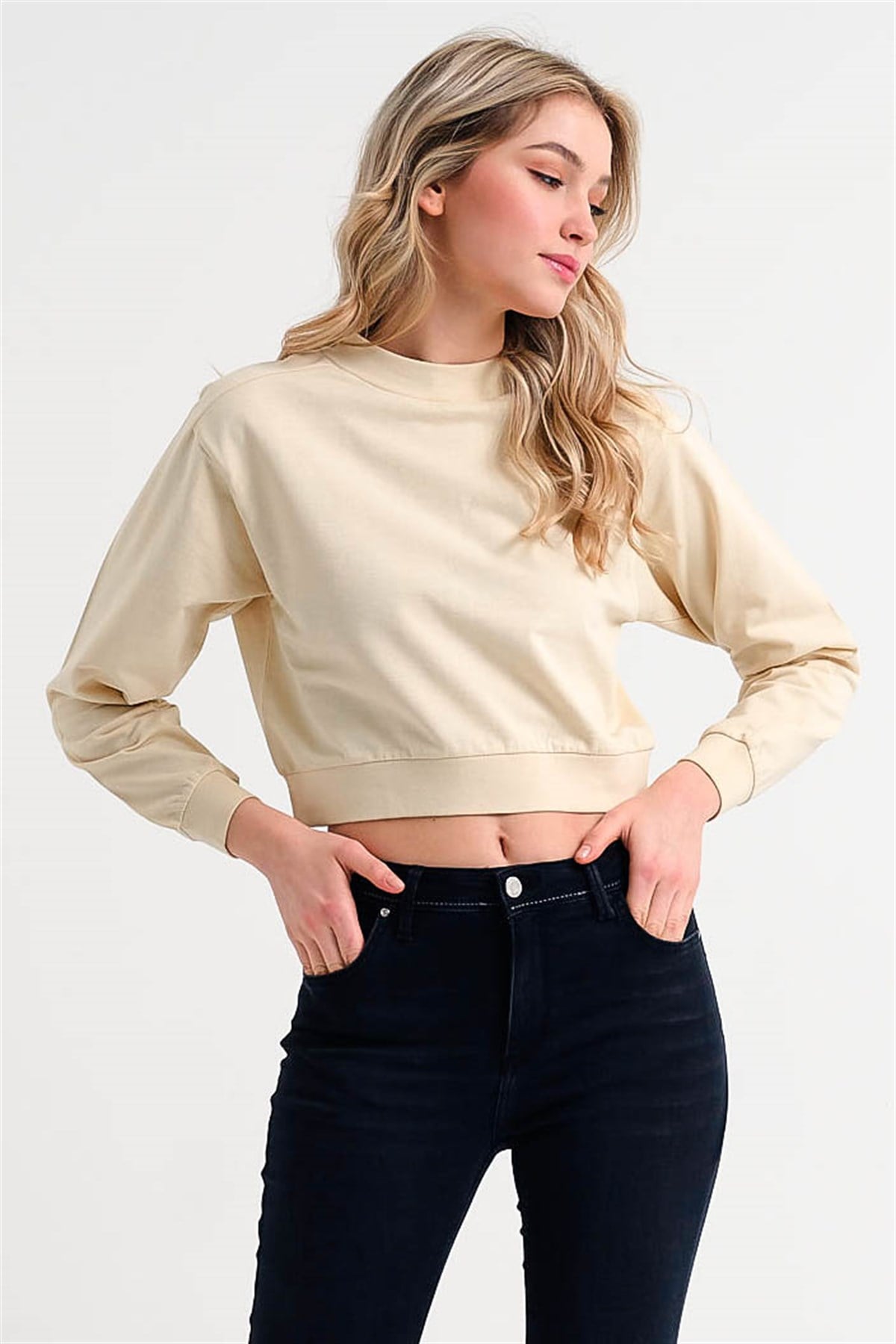 Uzun Kollu Krem Rengi Kadın Crop Top Sweatshirt