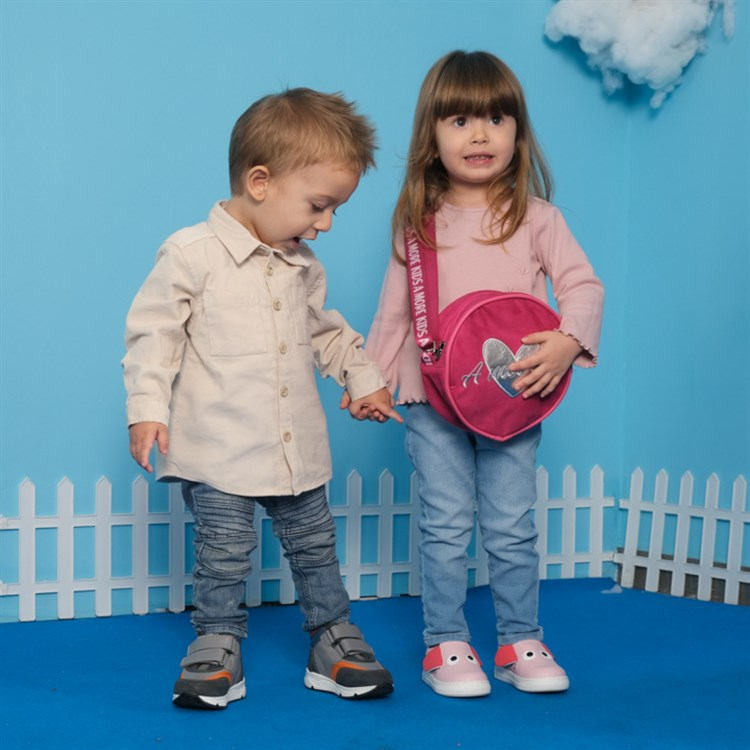 A More Kız Çocuk Postacı Çanta Fuşya