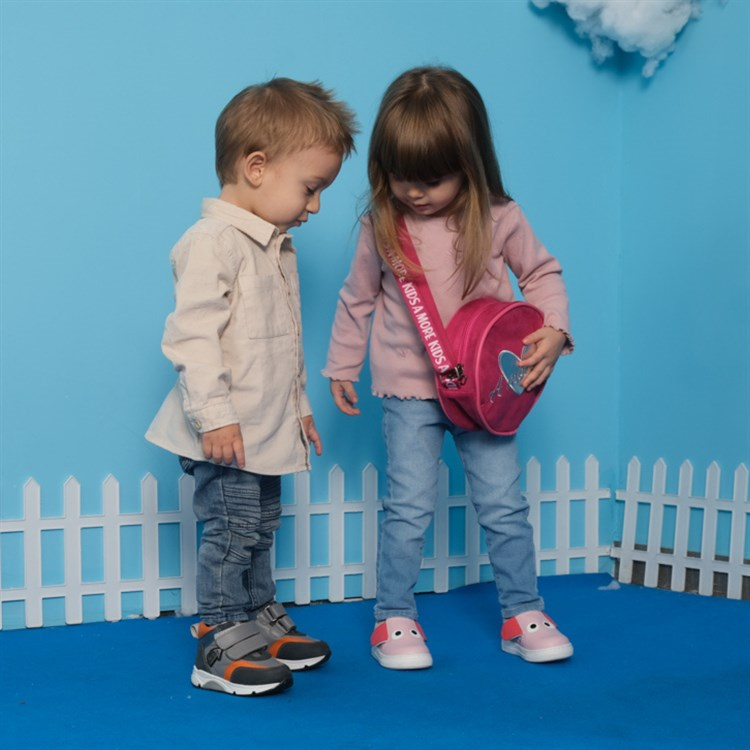 A More Kız Çocuk Postacı Çanta Fuşya